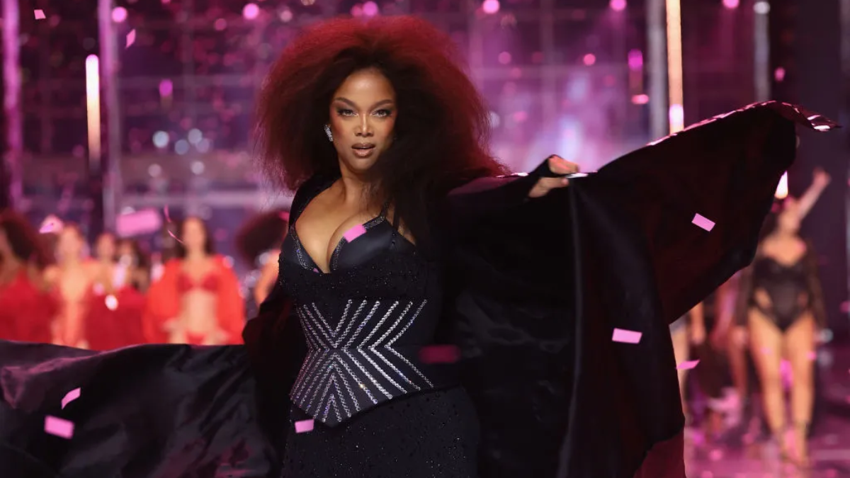 Supermodel Tyra Banks Returns to the Catwalk for The Victoria’s Secret Fashion Show